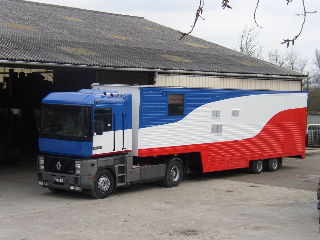 Camion poids lourd décoré